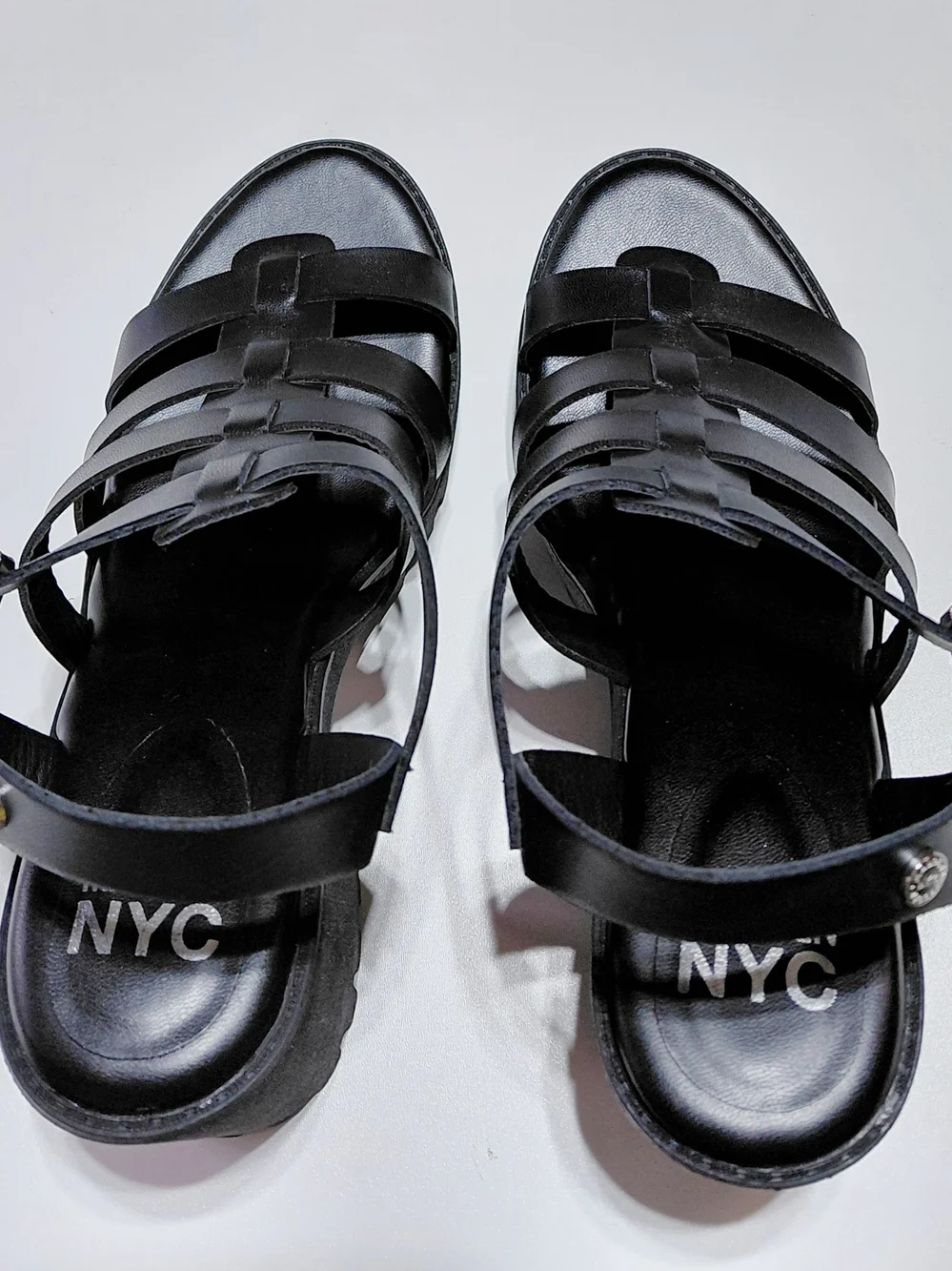 MADDEN NYC Women's  Genesis Fisherman  Black Strappy Sandals Size 9.5